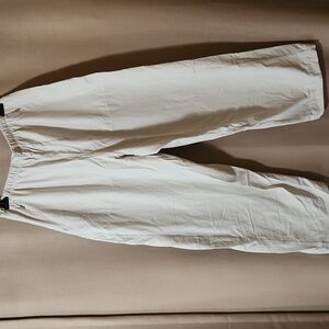 NWOT- LULULEMON BARREL PANT